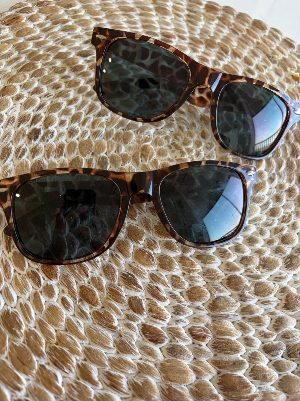 SET OF 2 LEOPARD FRAME SUNGLASSES - Picture 1 of 4